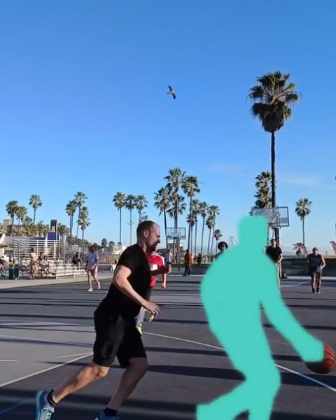 The clip with the ball handler covered in mint